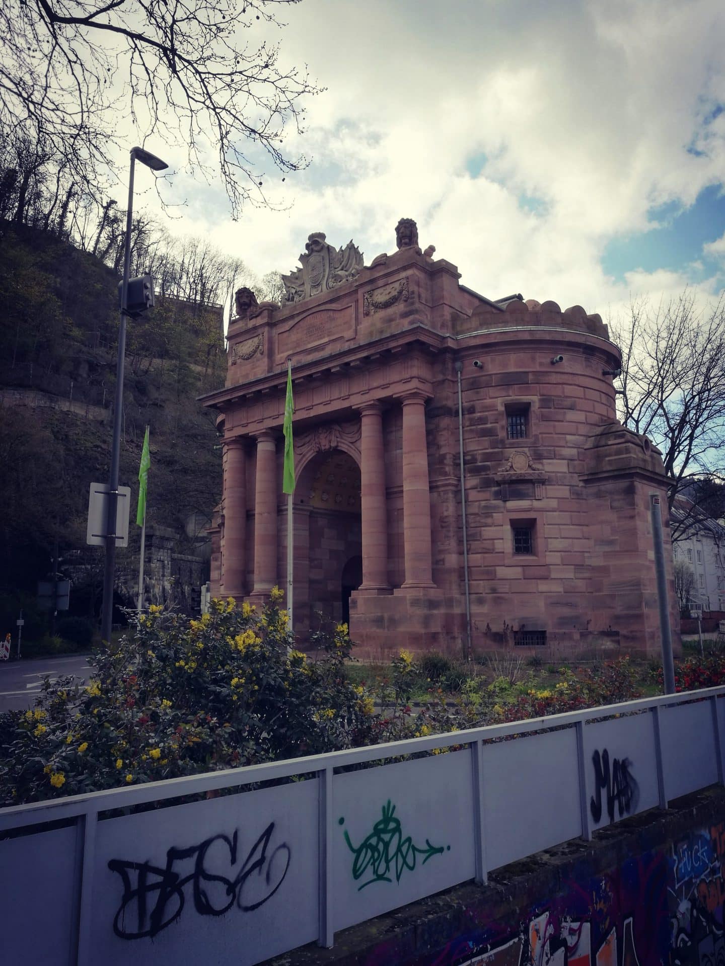 Das Karlstor am östlichen Rand der Heidelberger Altstadt