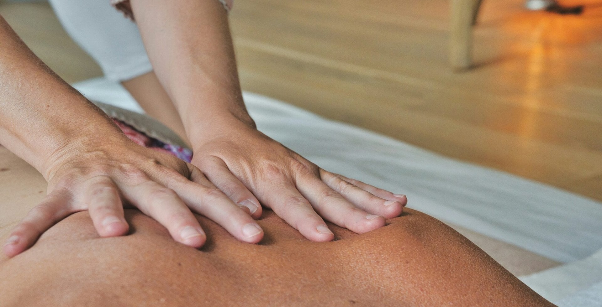 Therapeutic massage treatment at a Heidelberg physiotherapy clinic