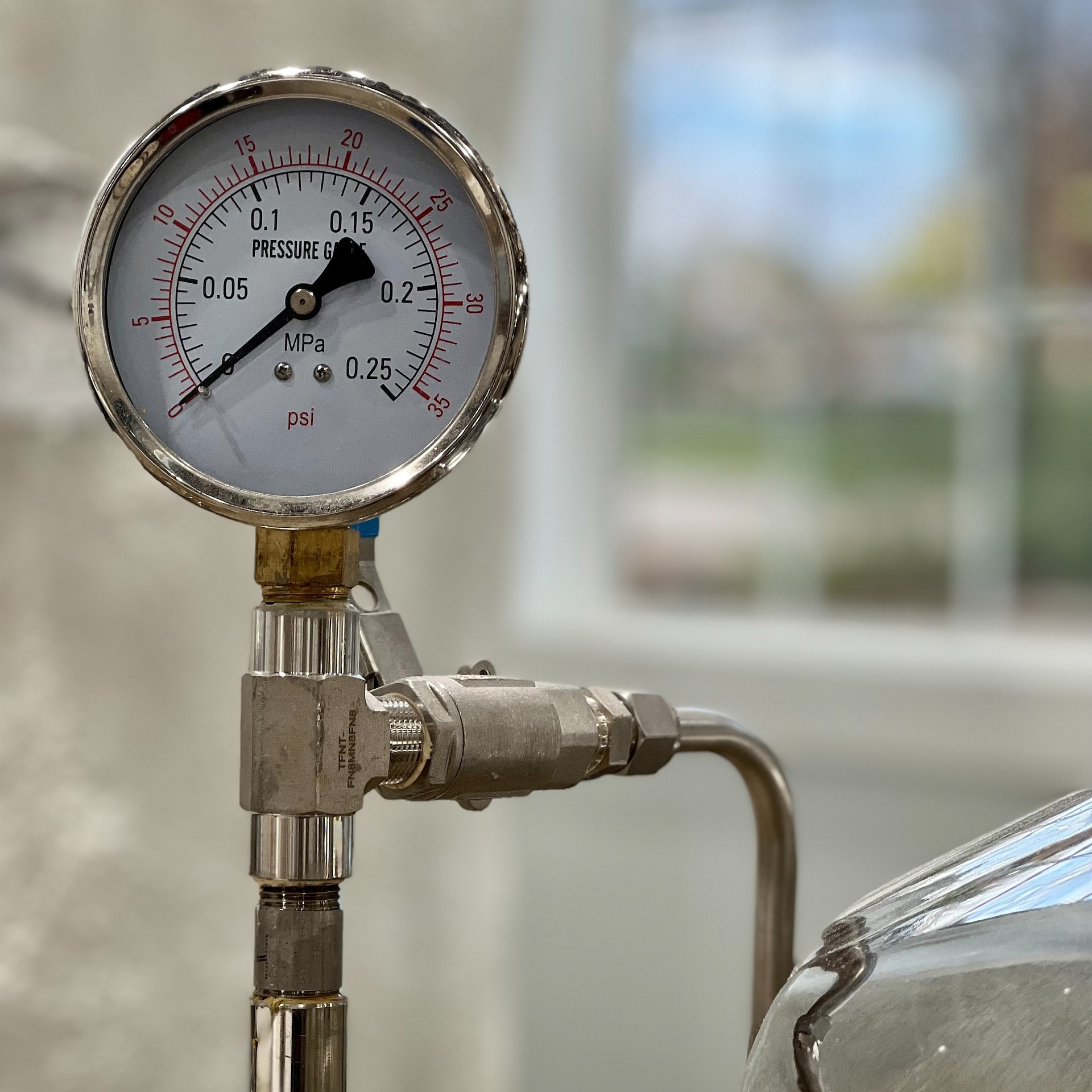 Pressure gauge on a distillation still